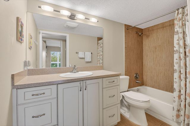 2047 Newcastle C, Boca Raton, FL 33434