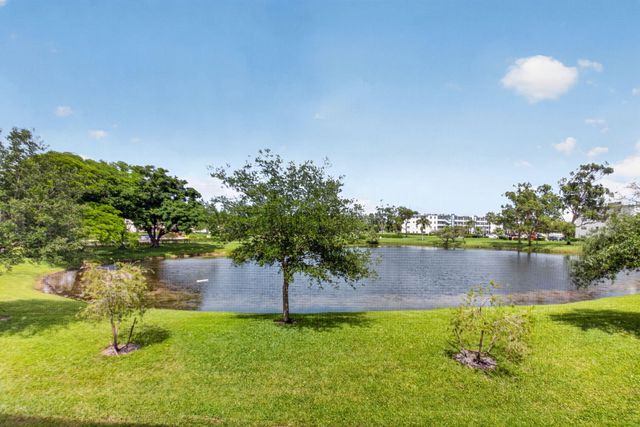 2047 Newcastle C, Boca Raton, FL 33434