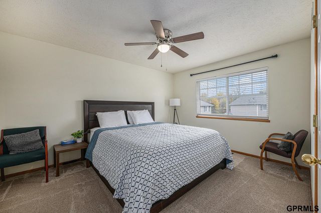 1606 N 175th Plaza, Omaha, NE 68118