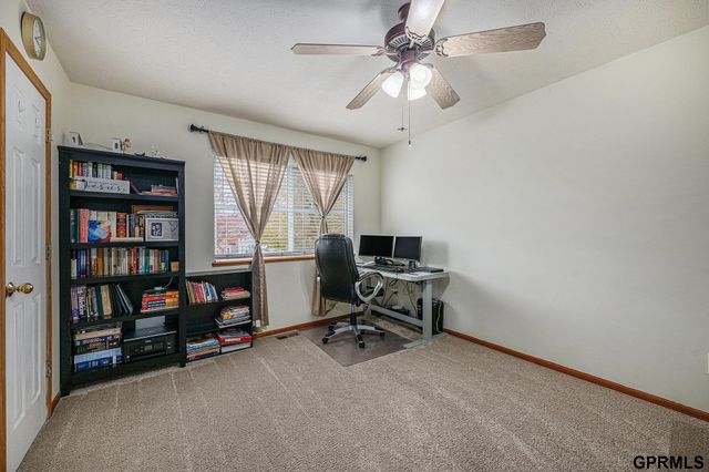 1606 N 175th Plaza, Omaha, NE 68118