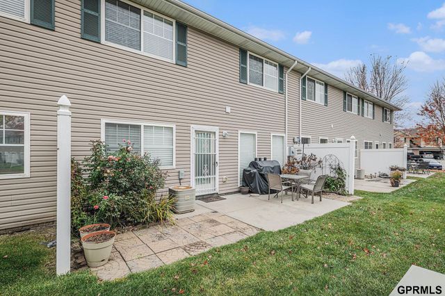 1606 N 175th Plaza, Omaha, NE 68118