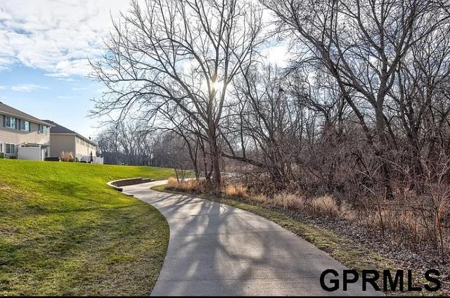 1606 N 175th Plaza, Omaha, NE 68118