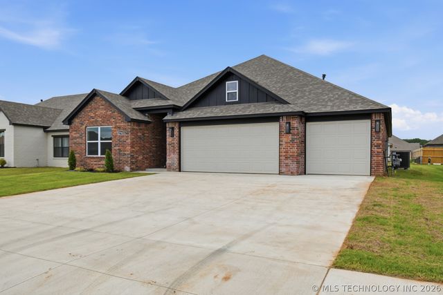 27765 E 109th Place S, Coweta, OK 74429