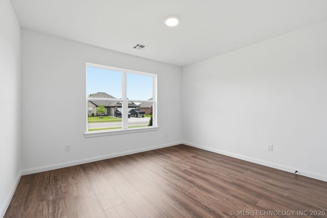 27765 E 109th Place S, Coweta, OK 74429