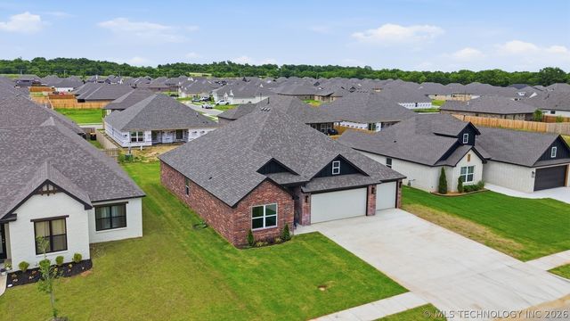27765 E 109th Place S, Coweta, OK 74429