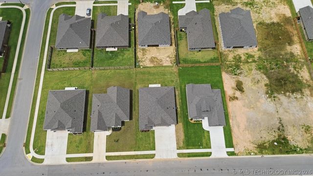 27765 E 109th Place S, Coweta, OK 74429