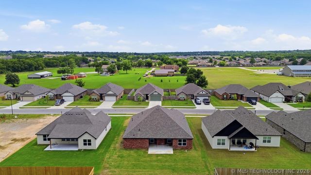 27765 E 109th Place S, Coweta, OK 74429