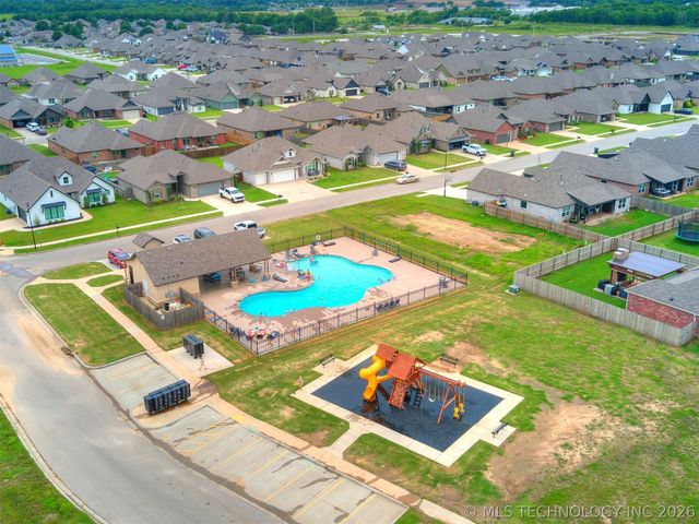 27765 E 109th Place S, Coweta, OK 74429