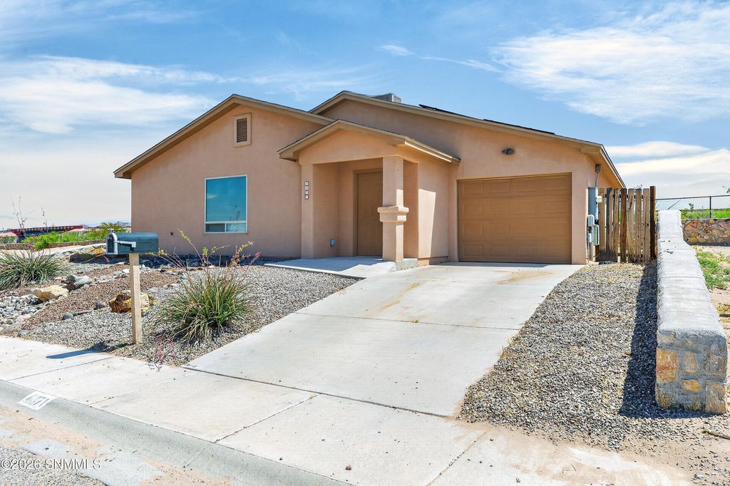 4371 Paseo Del Oro Circle, Las Cruces, NM 88007