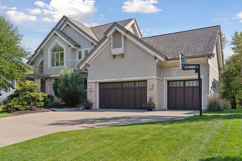 11440 Avery Drive, Inver Grove Heights, MN 55077