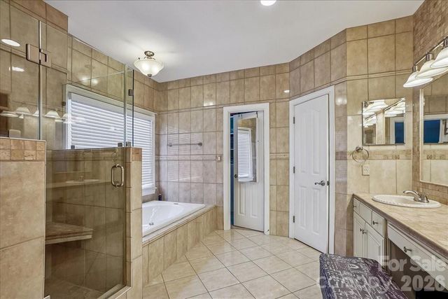 10442 Breamore Drive, Charlotte, NC 28270