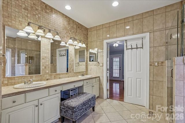 10442 Breamore Drive, Charlotte, NC 28270