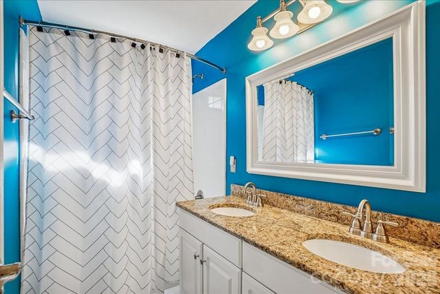 10442 Breamore Drive, Charlotte, NC 28270