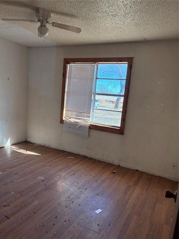 24926 N County Road 3170, Elmore City, OK 73433