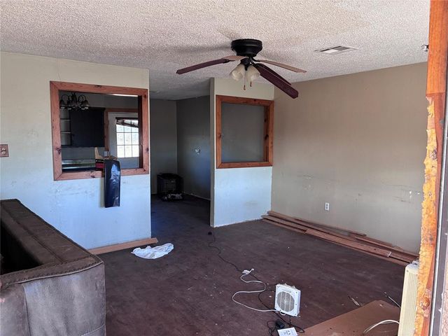 24926 N County Road 3170, Elmore City, OK 73433