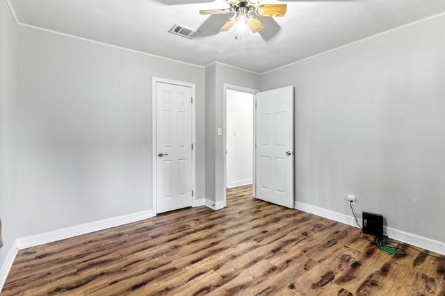 2564 Dennis Street, Orange, TX 77632