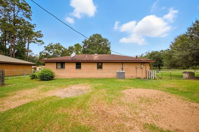 2564 Dennis Street, Orange, TX 77632