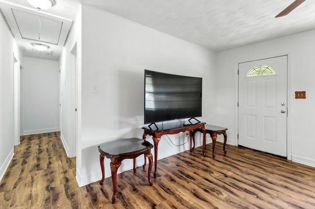 2564 Dennis Street, Orange, TX 77632