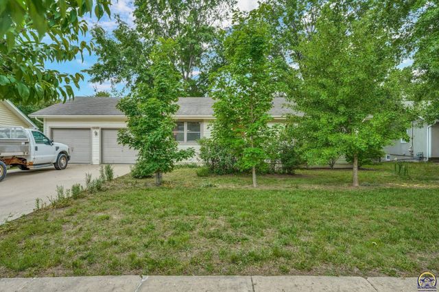 1325 SE 43rd St, Topeka, KS 66609