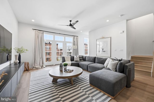 43403 FIFEVILLE SQ, Ashburn, VA 20148