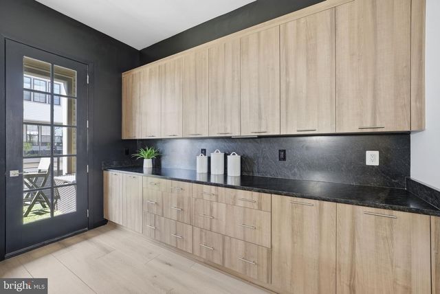 43403 FIFEVILLE SQ, Ashburn, VA 20148