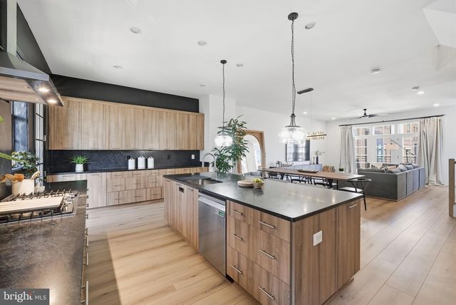 43403 FIFEVILLE SQ, Ashburn, VA 20148