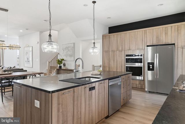 43403 FIFEVILLE SQ, Ashburn, VA 20148