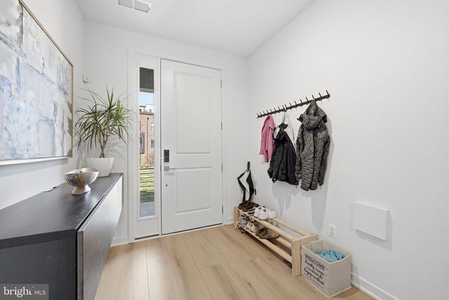 43403 FIFEVILLE SQ, Ashburn, VA 20148