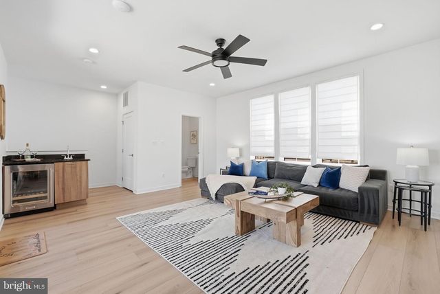 43403 FIFEVILLE SQ, Ashburn, VA 20148