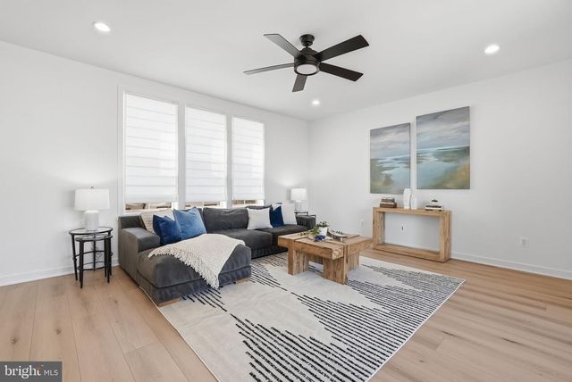 43403 FIFEVILLE SQ, Ashburn, VA 20148