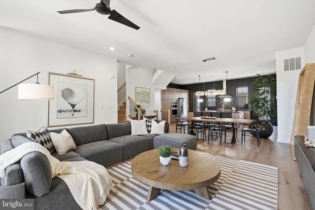 43403 FIFEVILLE SQ, Ashburn, VA 20148