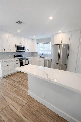 2632 Madison St, Hollywood, FL 33020