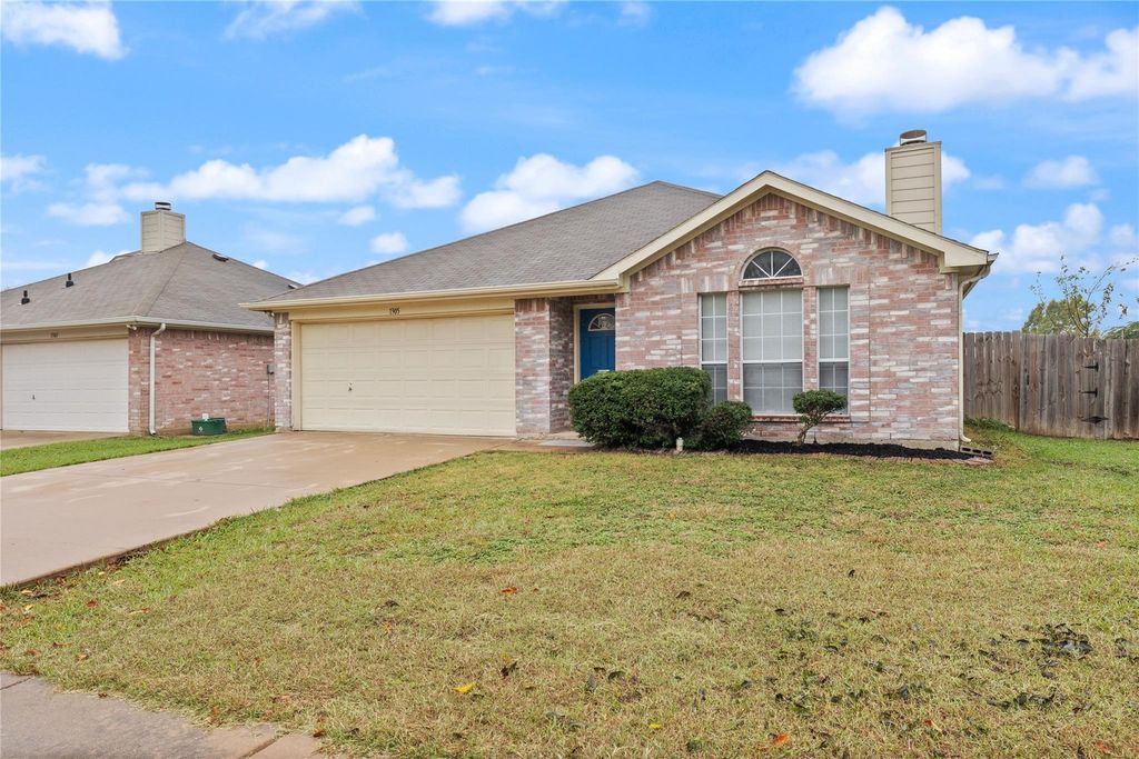 1305 Misty Meadow Drive, Midlothian, TX 76065