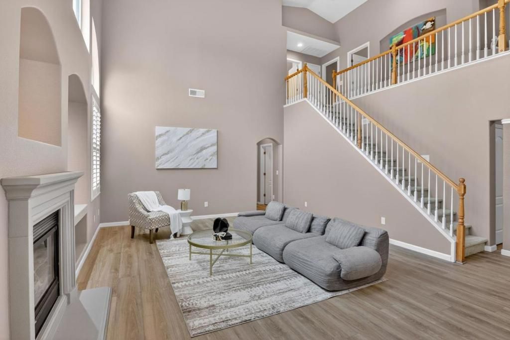 Image 14 of property listing at 5433 Gladstone Drive, Stockton, CA 95219