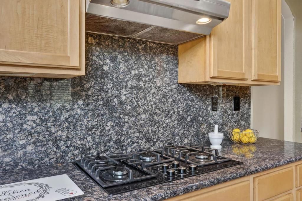 Image 20 of property listing at 5433 Gladstone Drive, Stockton, CA 95219