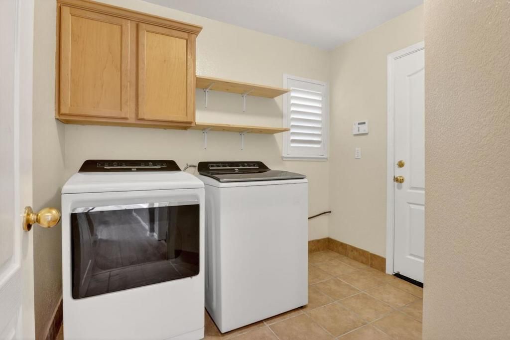 Image 23 of property listing at 5433 Gladstone Drive, Stockton, CA 95219