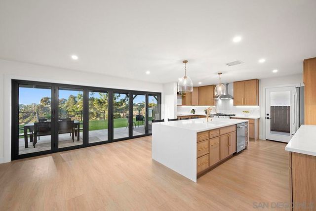 4612 Benhurst Avenue, San Diego, CA 92122