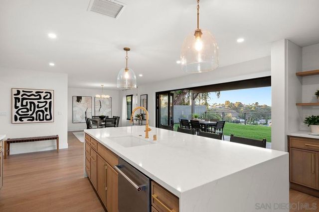 4612 Benhurst Avenue, San Diego, CA 92122