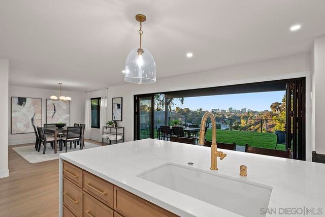 4612 Benhurst Avenue, San Diego, CA 92122