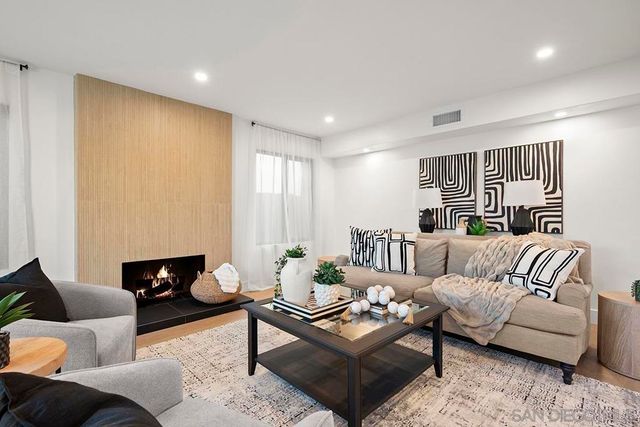 4612 Benhurst Avenue, San Diego, CA 92122