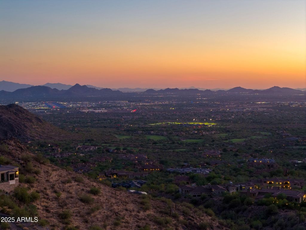 Image 10 of property listing at 21303 N 113TH Place 1882, Scottsdale, AZ 85255