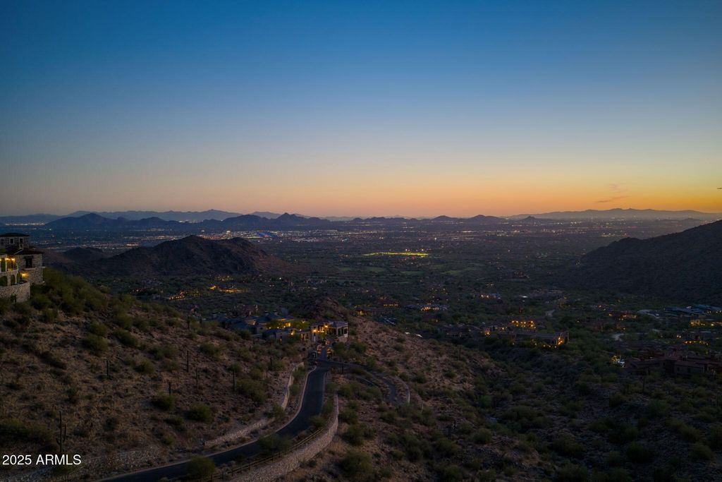 Image 9 of property listing at 21303 N 113TH Place 1882, Scottsdale, AZ 85255