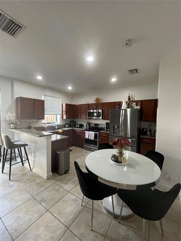 11271 SW 240th St 11271, Homestead, FL 33032