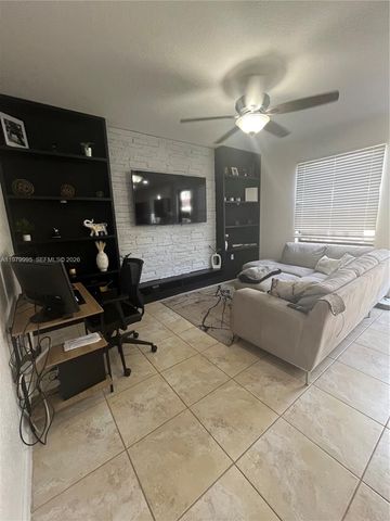 11271 SW 240th St 11271, Homestead, FL 33032