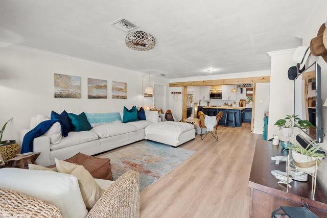 18989 SE Hillcrest Drive, Jupiter, FL 33469