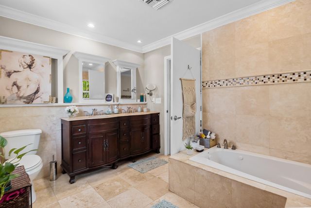 18989 SE Hillcrest Drive, Jupiter, FL 33469