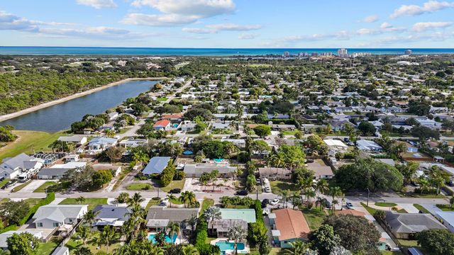 18989 SE Hillcrest Drive, Jupiter, FL 33469