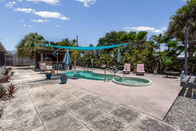 18989 SE Hillcrest Drive, Jupiter, FL 33469