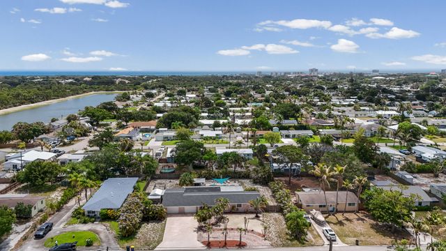 18989 SE Hillcrest Drive, Jupiter, FL 33469