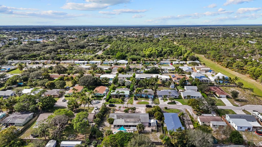 18989 SE Hillcrest Drive, Jupiter, FL 33469